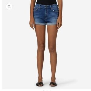 JOE'S JEANS CASSANDRA SHORT JEAN.  SIZE 28.